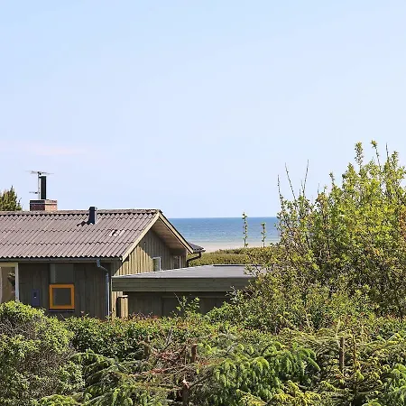 Tranquil Waterfront Cottage-by Traum *